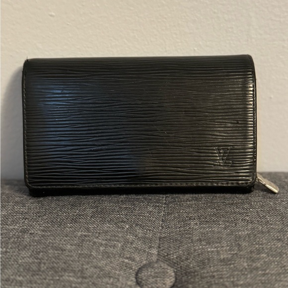 Louis Vuitton Handbags - Louis Vuitton Epi Bifold Wallet